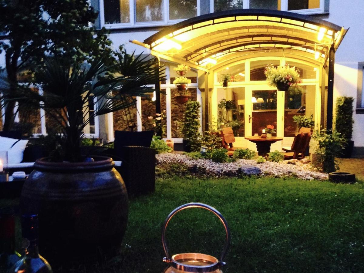 Dein Gutshof Hotel & Ferienwohnungen Герліц Екстер'єр фото
