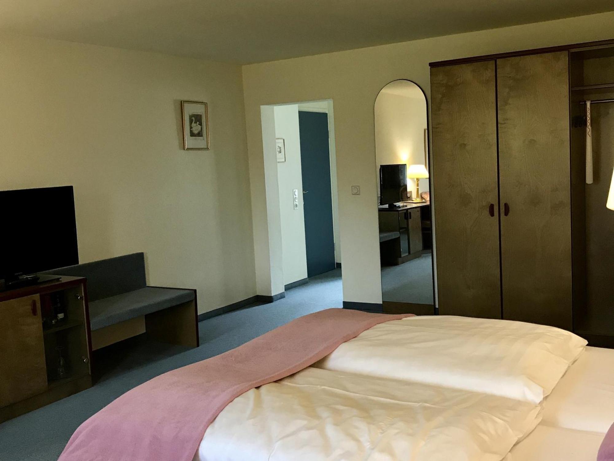 Dein Gutshof Hotel & Ferienwohnungen Герліц Номер фото