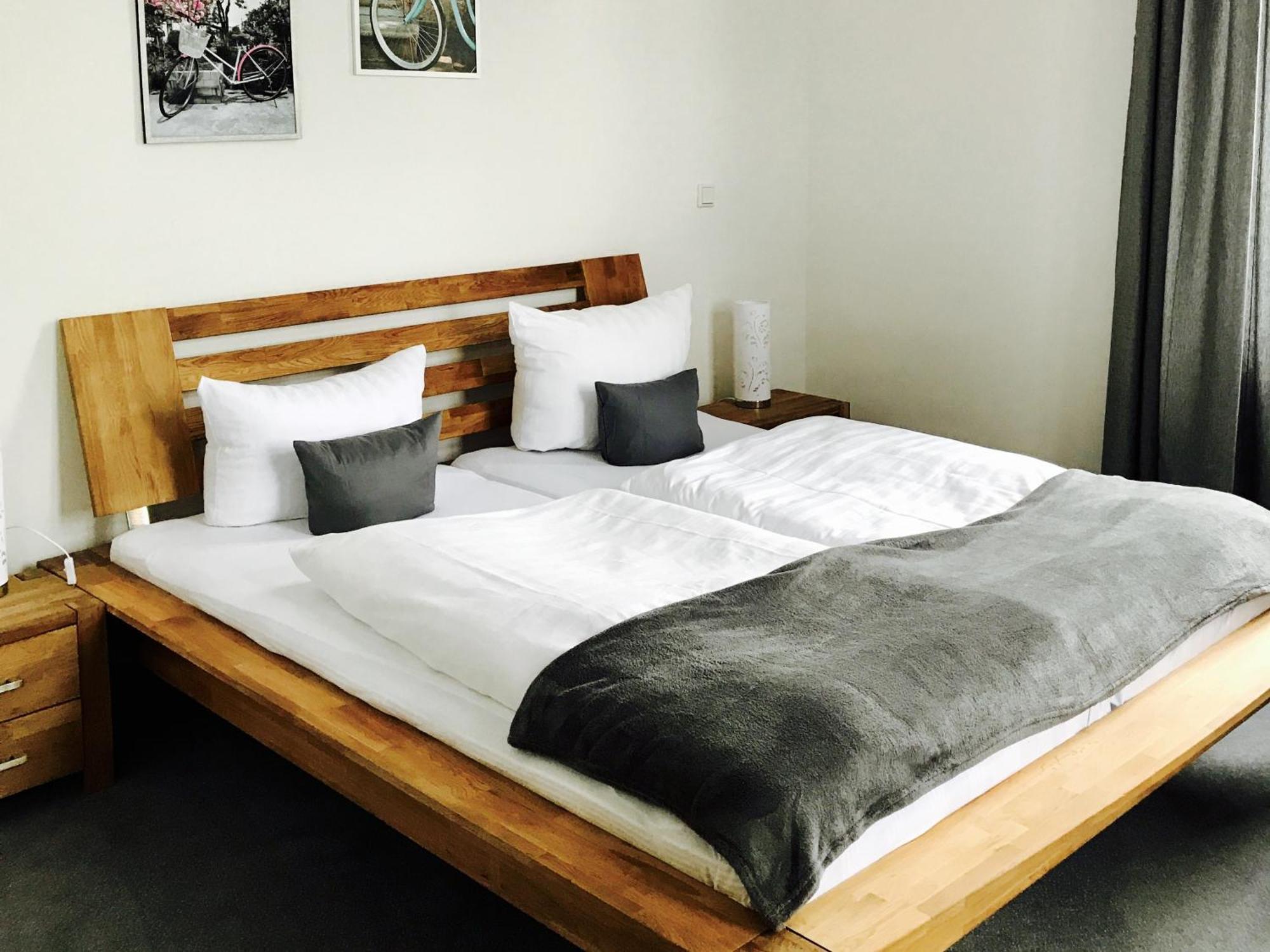 Dein Gutshof Hotel & Ferienwohnungen Герліц Номер фото