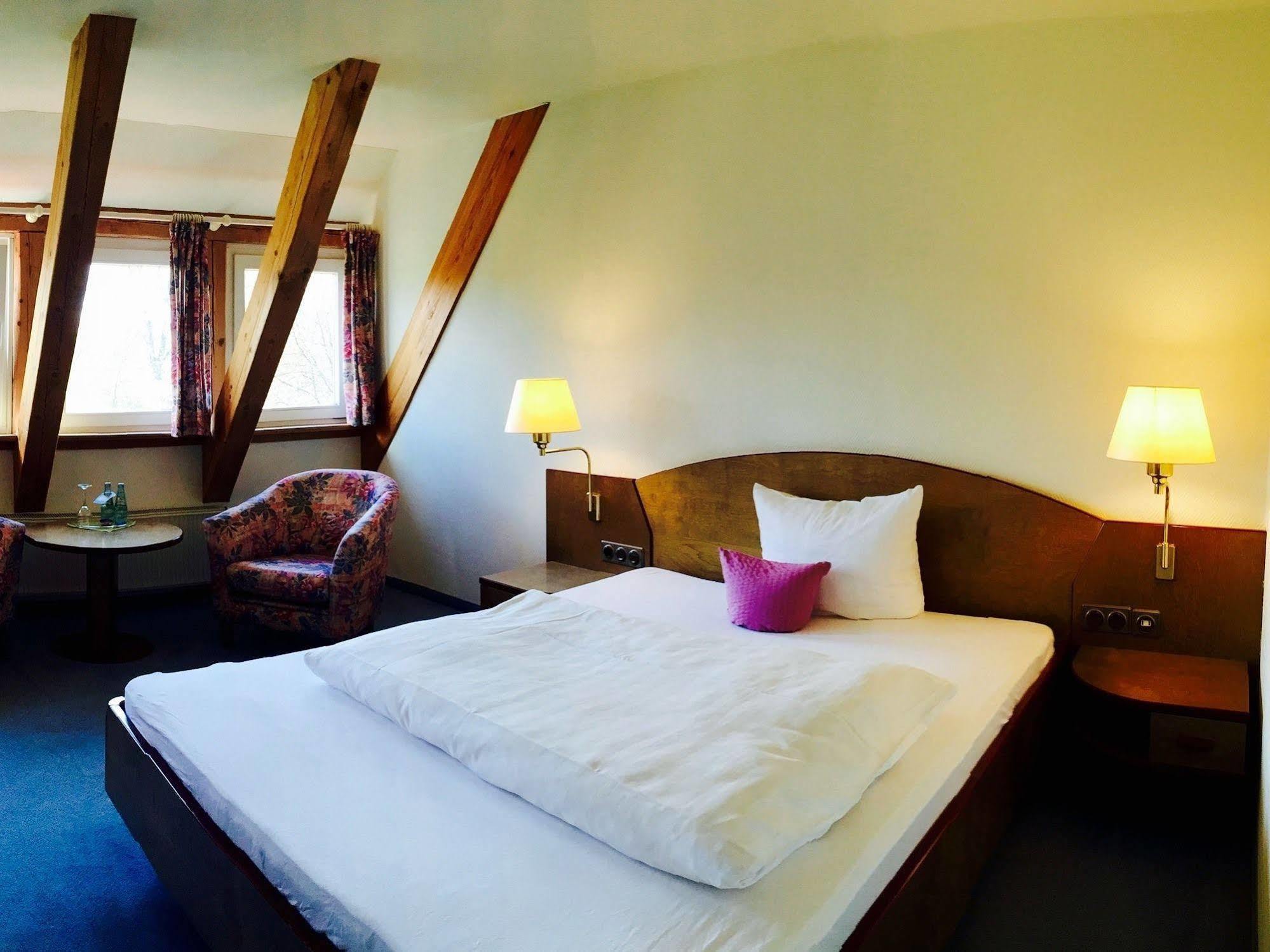 Dein Gutshof Hotel & Ferienwohnungen Герліц Екстер'єр фото
